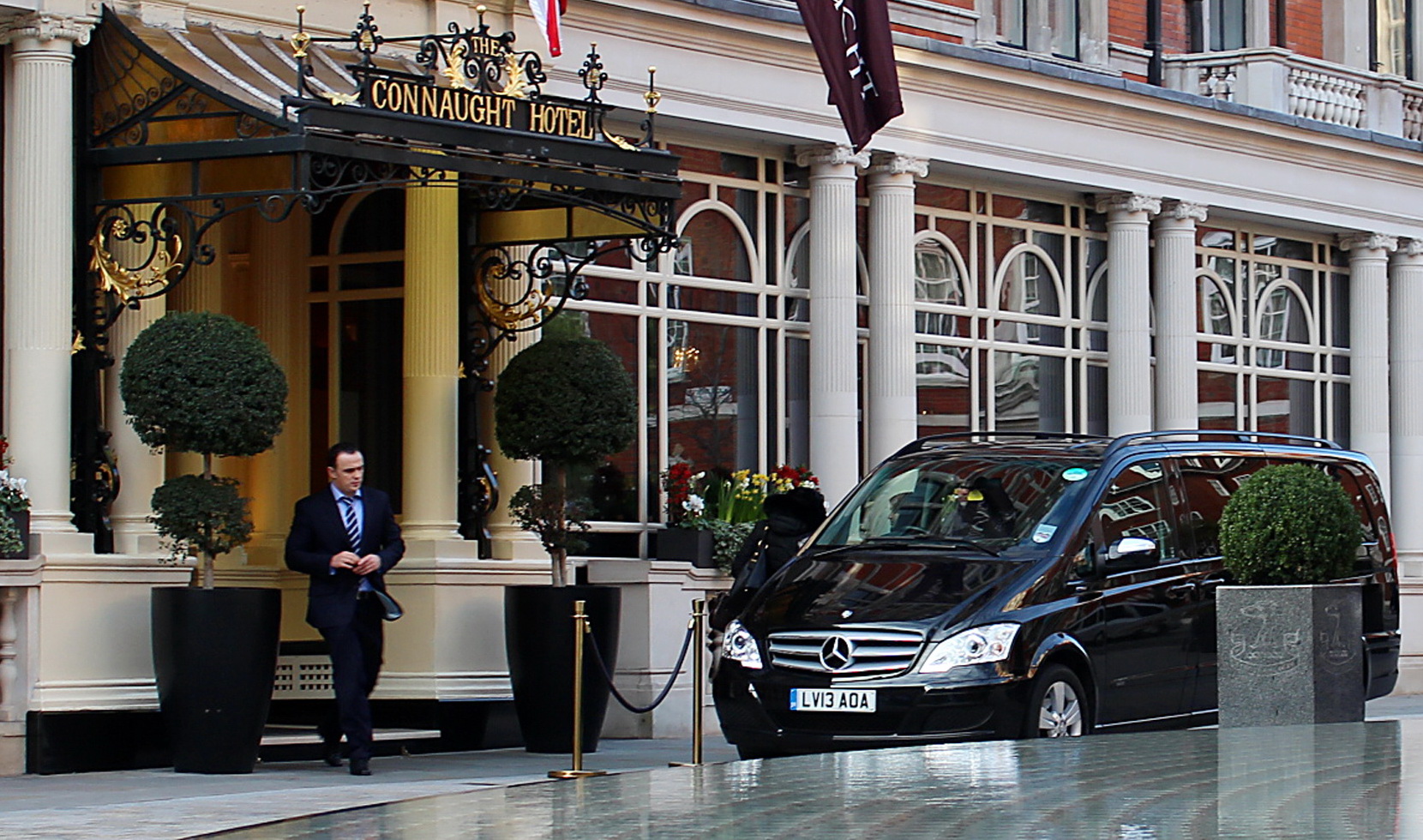 Mercedes Viano Chauffeur Car Hire London & UK MPV 7 Seater