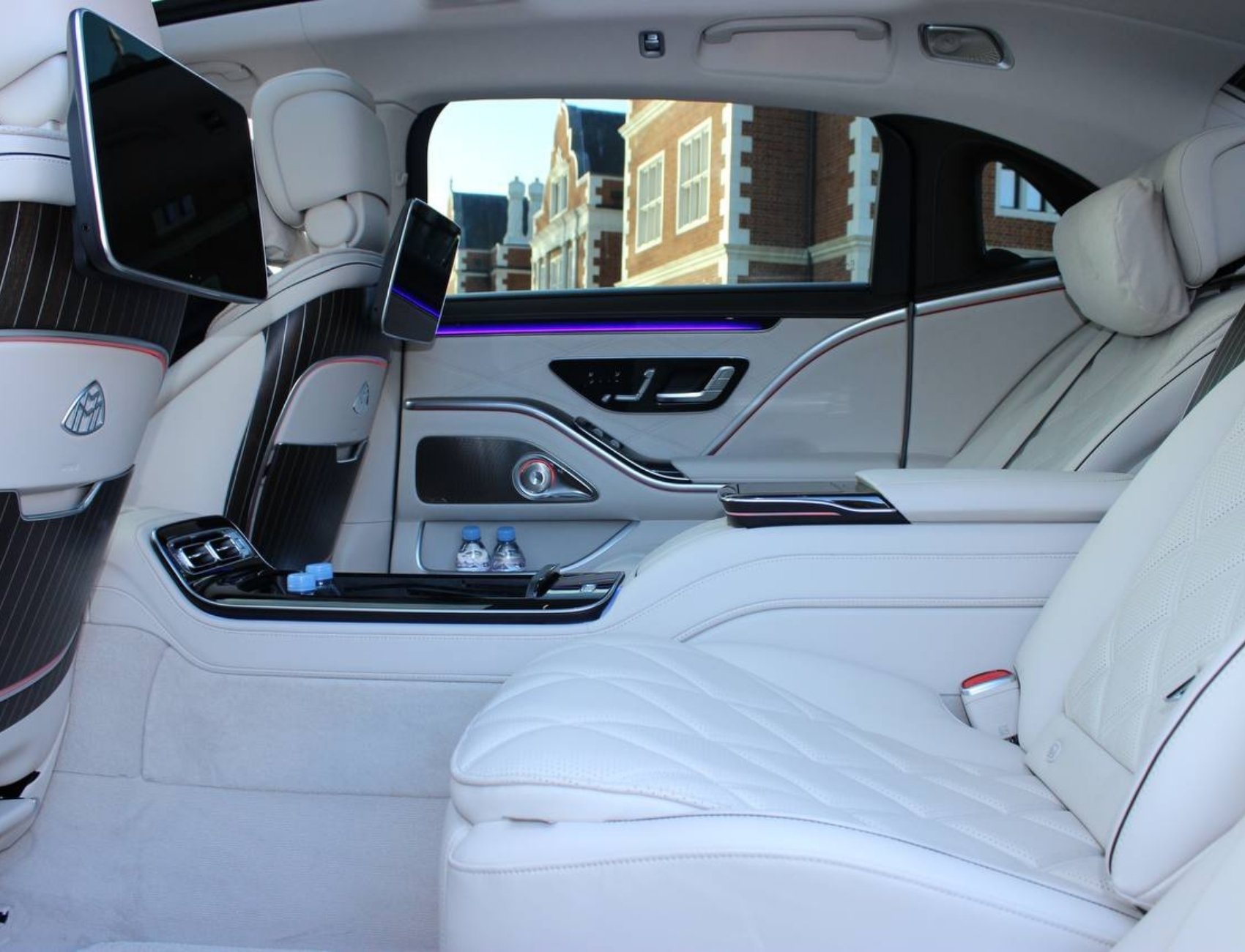 Mercedes Maybach S580 interior