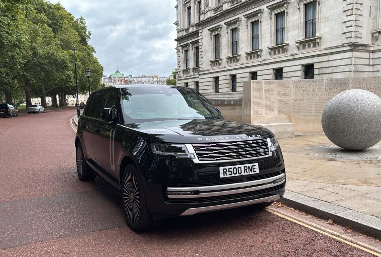 Range Rover chauffeur hire to Harwich Range Rover chauffeur hire to Harwich